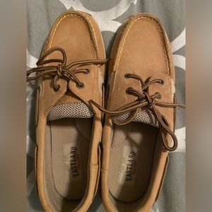Woman’s Eastland boat shoes. Worn 2 times. Excellent condition.